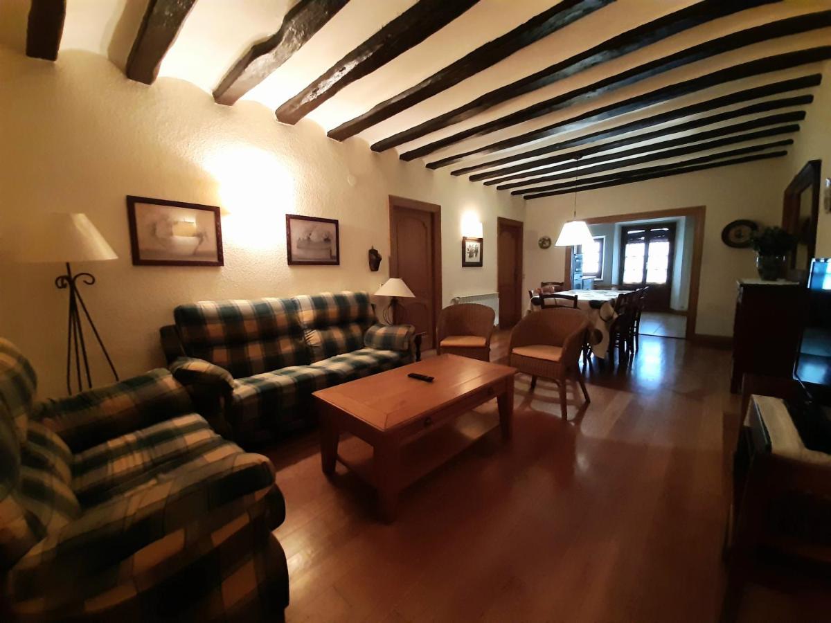 Apartamentos Lazkano I Y II Uharte-Arakil Buitenkant foto