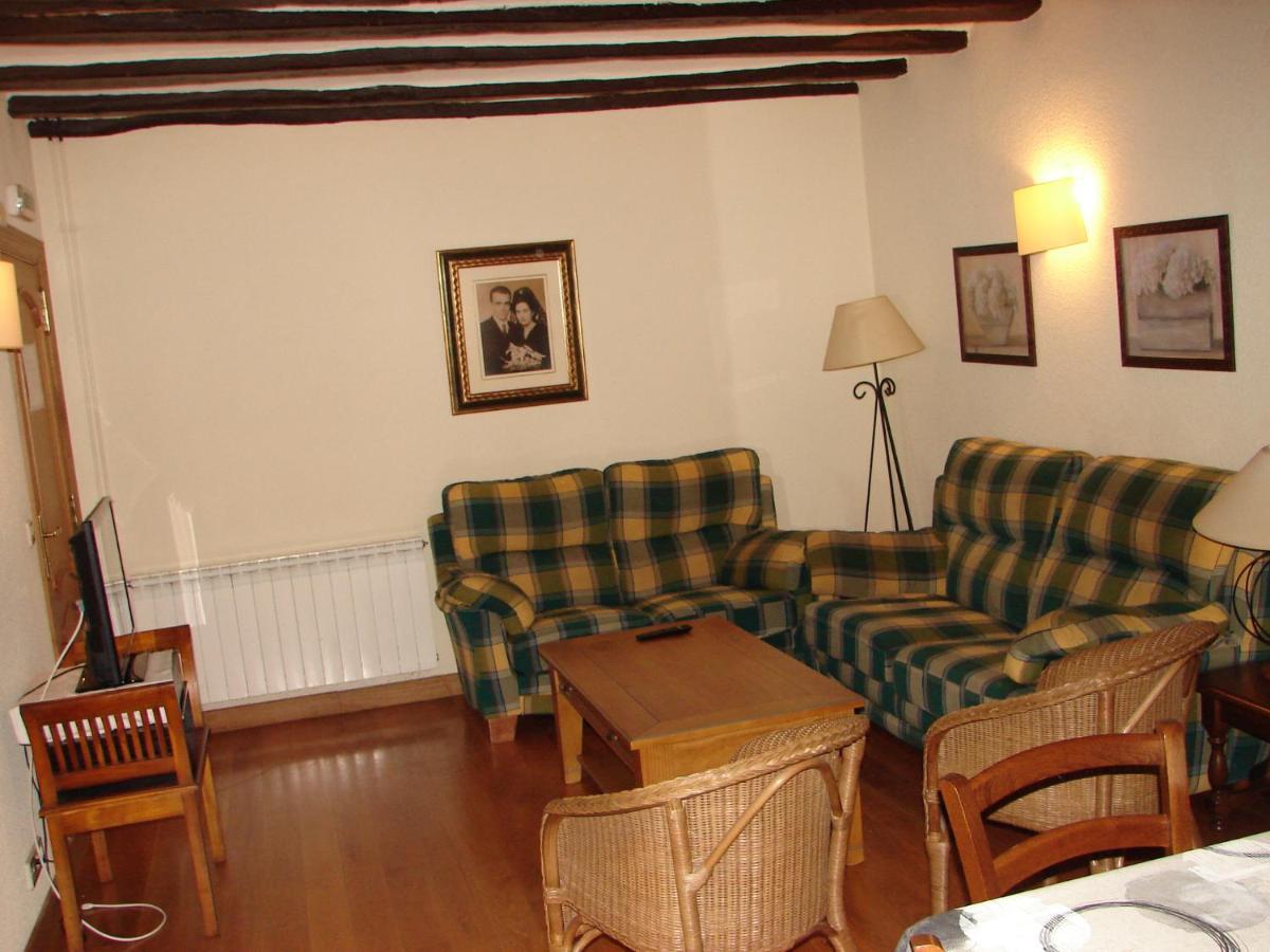 Apartamentos Lazkano I Y II Uharte-Arakil Buitenkant foto
