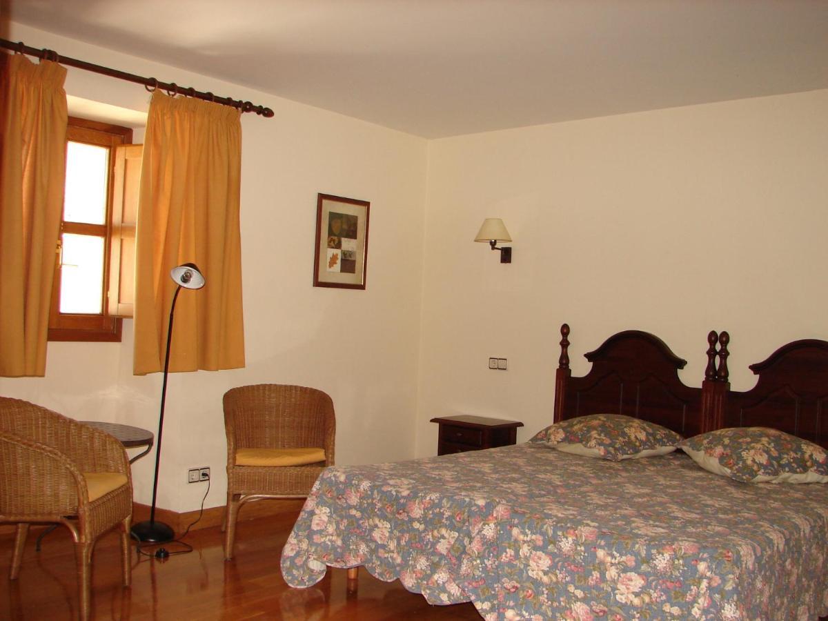 Apartamentos Lazkano I Y II Uharte-Arakil Buitenkant foto