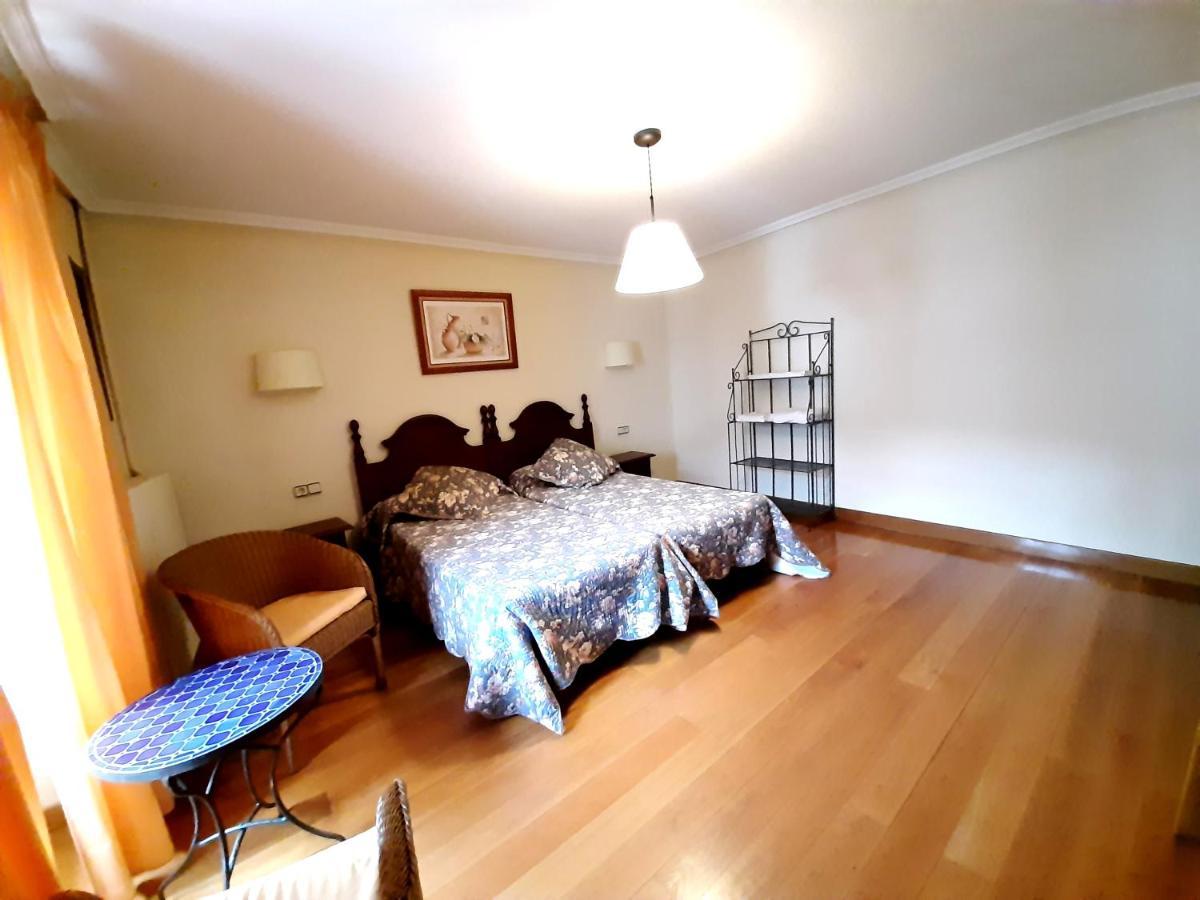 Apartamentos Lazkano I Y II Uharte-Arakil Buitenkant foto